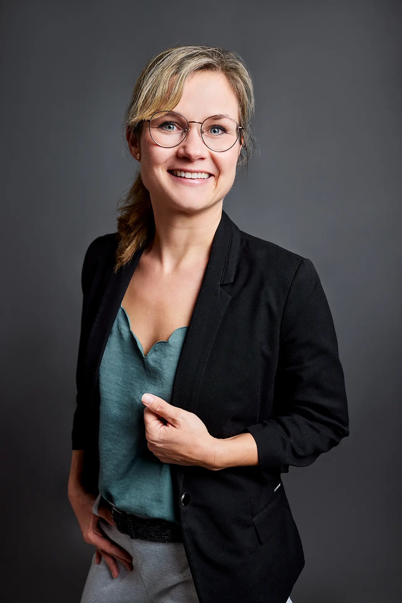 Businessbilder einer stehenden Frau