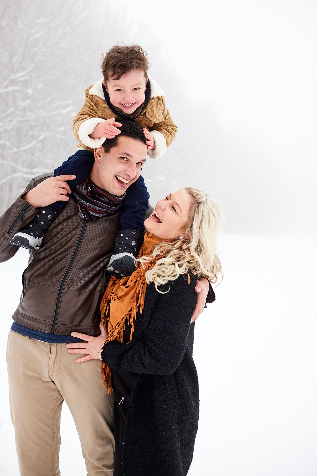 Familie im Schnee
