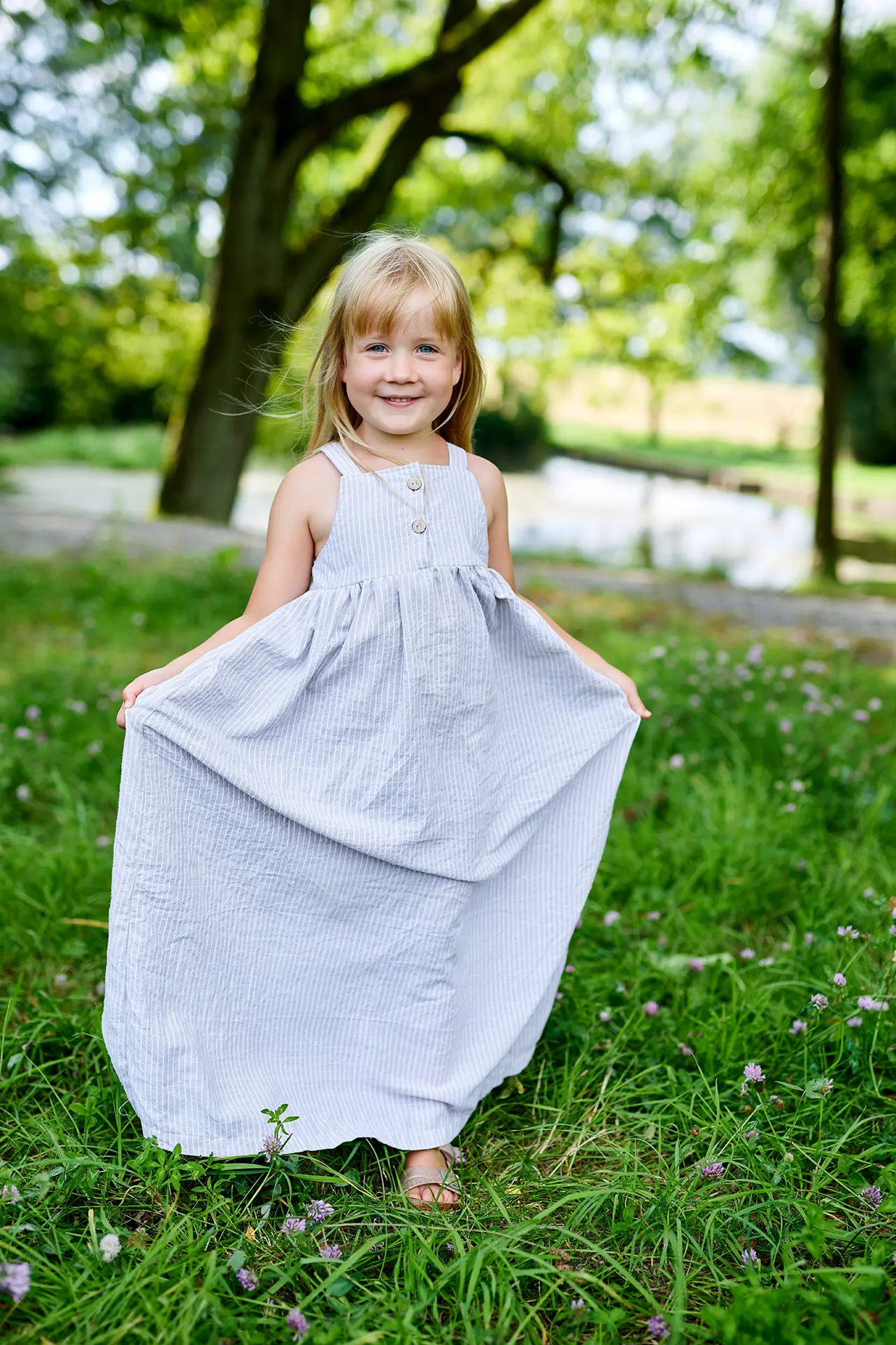 Kind im Kleid